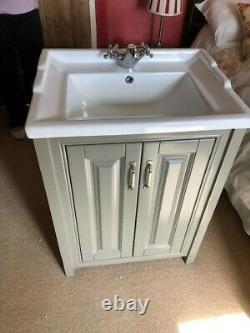 Bathroom 600ml Traditional Vanity Unit with taps Stone Grey new & boxed