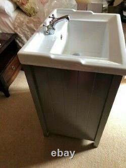 Bathroom 600ml Traditional Vanity Unit with taps Stone Grey new & boxed