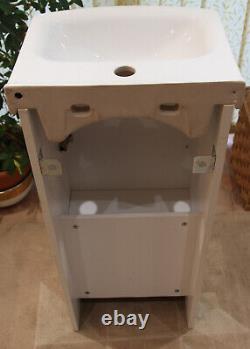 Bathroom Vanity Unit and Sink Basin Cabinet White Height 880mm RRP £140 @ B&Q