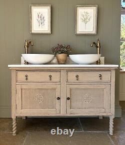 Bathroom double sink vanity unit