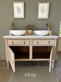 Bathroom double sink vanity unit