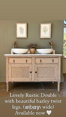 Bathroom double sink vanity unit