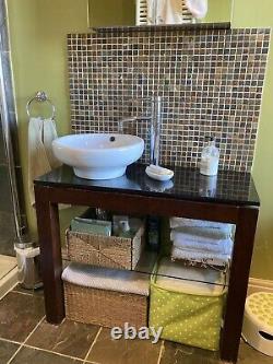 Bathroom sink vanity unit