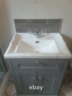 Bathroom vanity unit 600mm