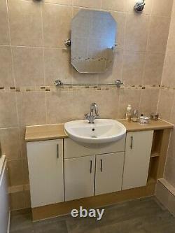Bathroom vanity unit sink