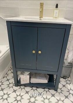 Painted Vanity Washstand Unit 600. Double Door Vanity
