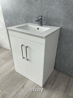 Status square bathroom vanity unit and basin