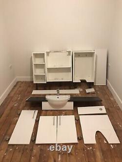 Toilet WC & Sink Bathroom vanity unit Cupboards (white) (Howdens)