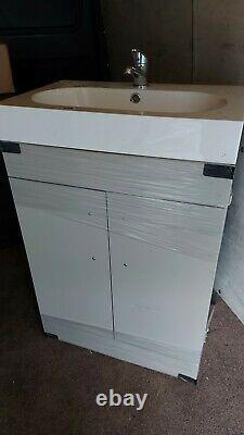 Vanity Unit with sink, taps and waste
