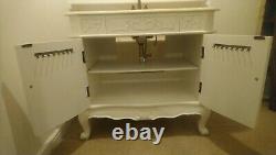 Vanity unit with basin, sink. Freestanding