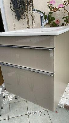 Villeroy & Boch Venticello 600mm Vanity unit + Basin RRP £1200